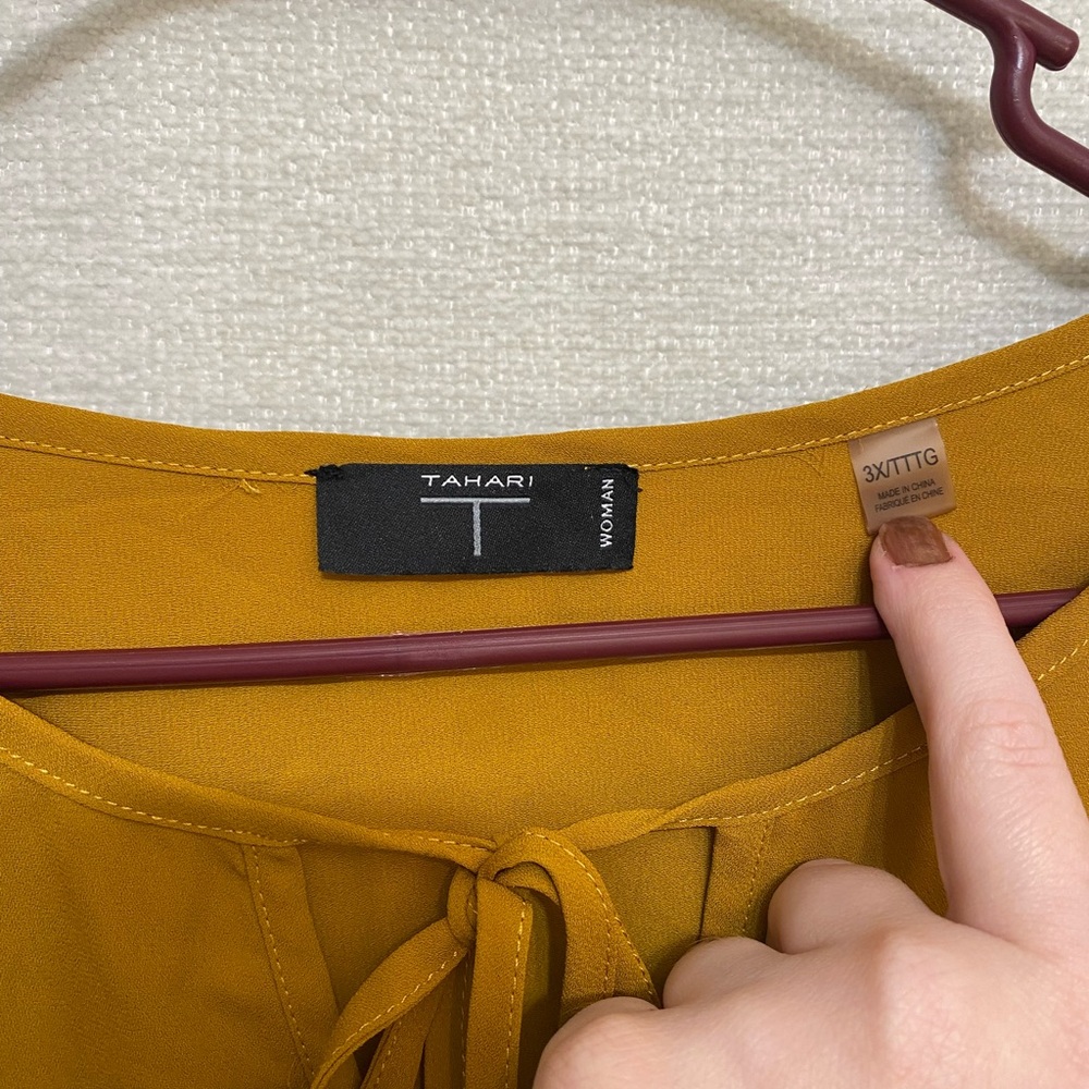Tahari Golden Blouse - Picture 2 of 5